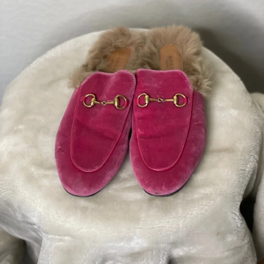 Gucci Fur Rasperry Slides - Picture 2 of 3